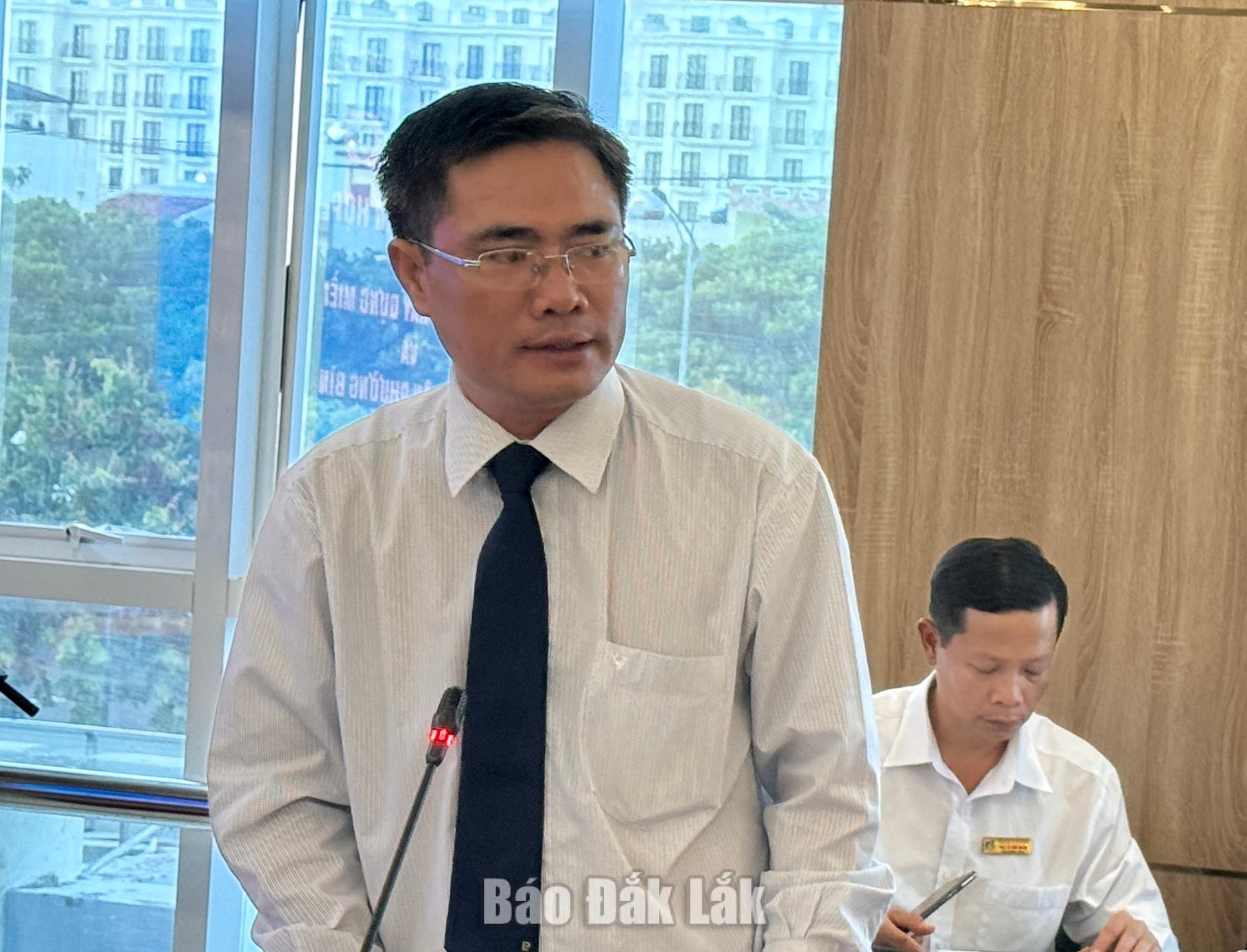 TS Phan Văn Huệ, Hiệu trưởng Trường Đại học Xây dựng Miền Trung phát biểu tại lễ ký kết.