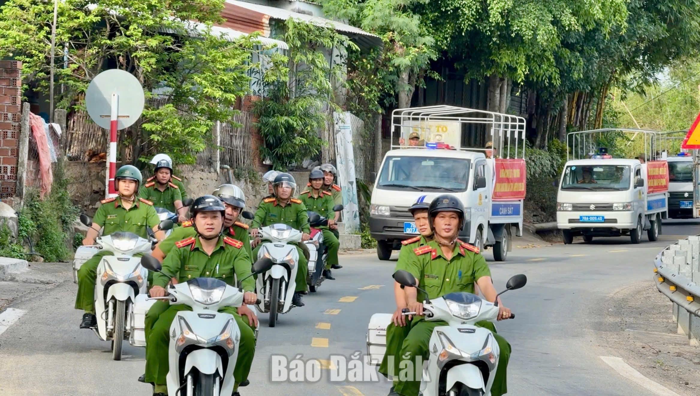Công an xã Đồng Xuân ra quân, tổ chức tuần tra, kiểm soát ANTT trên các tuyến đường,