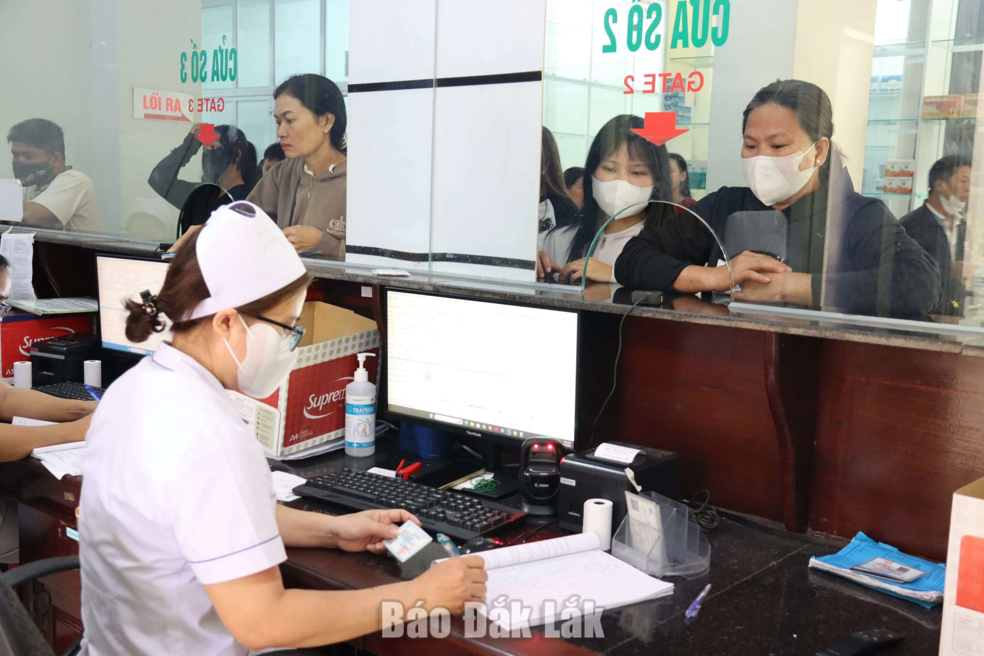 Năm học 2026 - 2027, học sinh, sinh viên Đắk Lắk được hỗ trợ 55% mức đóng BHYT 1 Tham gia BHYT giúp học sinh được chăm sóc sức khỏe, khám, chữa bệnh và giảm gánh nặng chi phí khi không may ốm đau, bệnh tật.