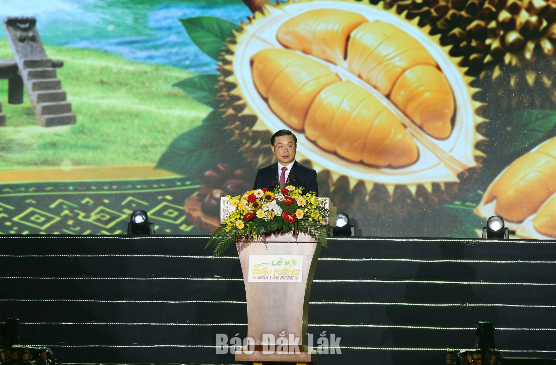 Khai mạc Lễ hội Sầu riêng Đắk Lắk 2026: Từ đại ngàn đến thế giới 8 đồng chí Đỗ Hữu Huy, Ủy viên dự khuyết Ban Chấp hành Trung ương Đảng, Phó Bí thư Tỉnh ủy, Chủ tịch UBND tỉnh phát biểu khai mạc Lễ hội