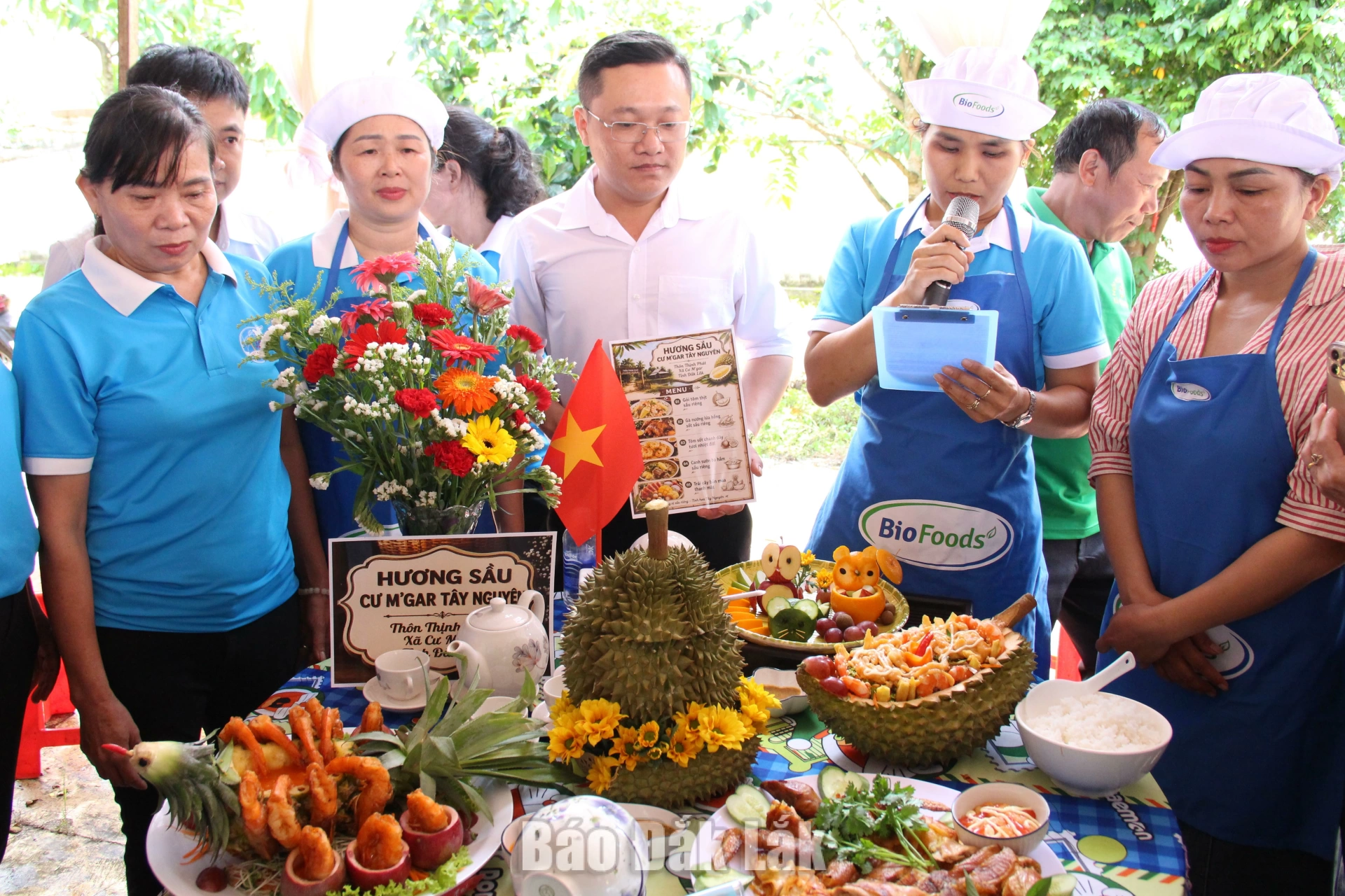 Xã Cư M'gar hưởng ứng Lễ hội Sầu riêng Đắk Lắk nắm 2026 3 Người dân thôn Thịnh Phát thi ẩm thực Mâm cơm gia đình.