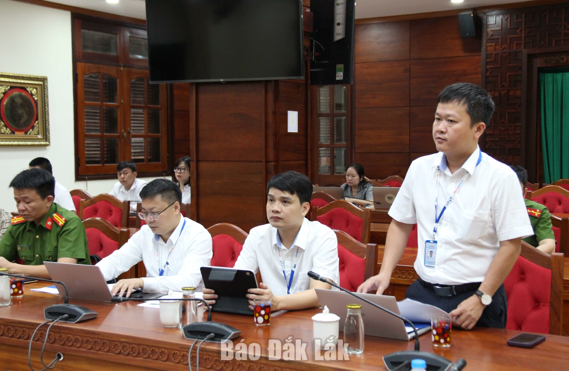 Ông Phạm Hoàng Nam, Giám đốc MobiFone Đắk Lắk nêu các giải pháp số sẽ triển khai trong thời gian tới.