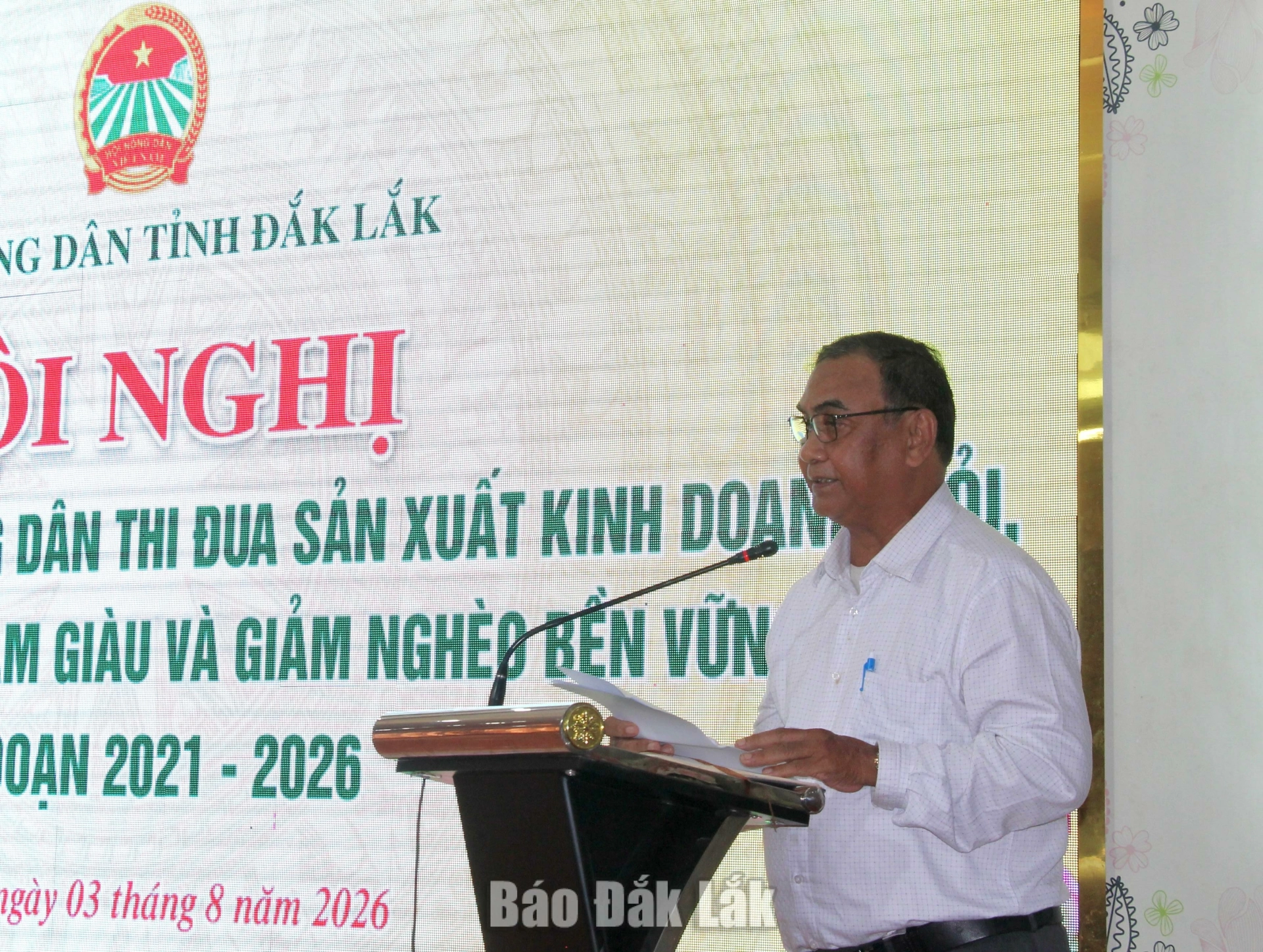 Đại biểu tham luận tại hội nghị.