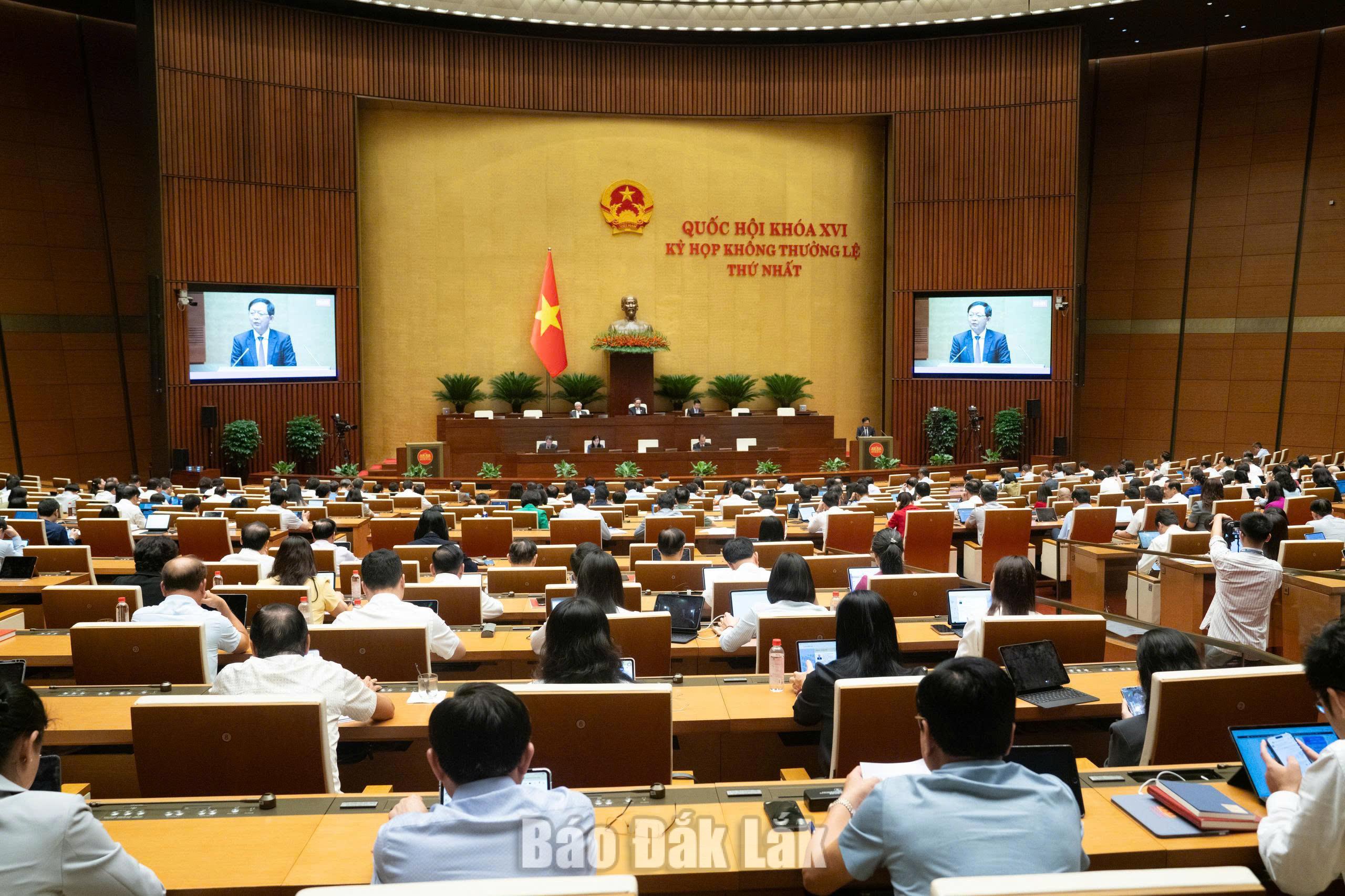 Quang cảnh phiên làm việc. Ảnh: Đoàn ĐBQH tỉnh cung cấp