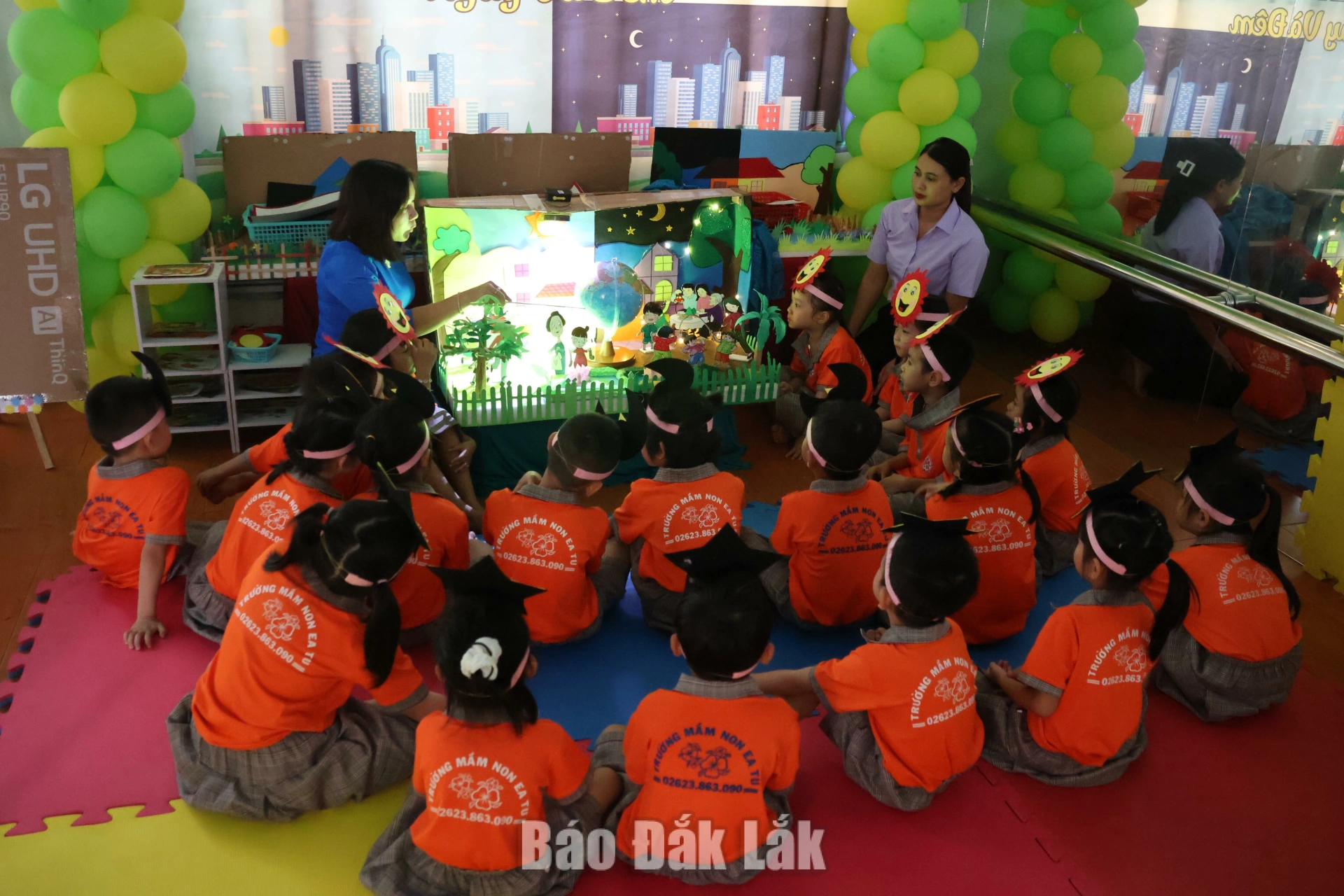 Chương trình GDMN thí điểm không thay đổi hoàn toàn nền tảng của chương trình hiện hành mà kế thừa những quan điểm đã được thực hiện hiệu quả, như: lấy trẻ làm trung tâm, học thông qua chơi và phát triển toàn diện.
