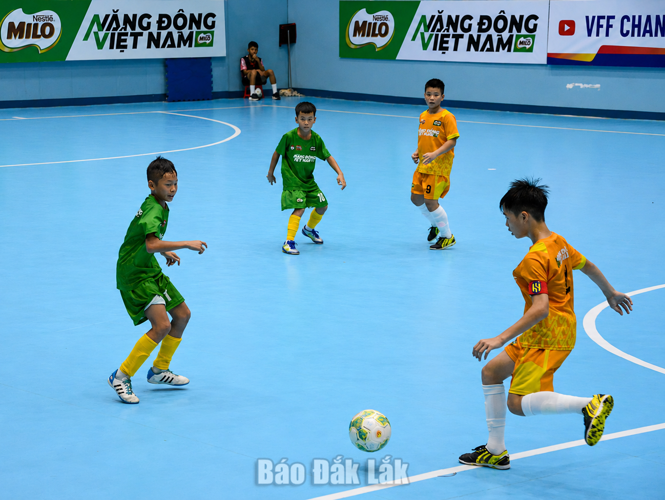 Vòng 1/8 Giải bóng đá Nhi đồng 2026: Á quân Bắc Ninh dừng bước, đương kim vô địch Hưng Yên thẳng tiến 1 Các cầu thủ áo vàng Sông Lam Nghệ An dễ dàng vượt qua Tuyên Quang.