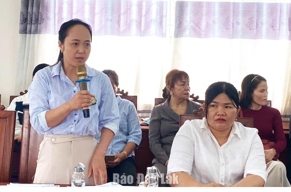 Bà Nguyễn Thị Phấn, Giám đốc HTX Du lịch Hòn Yến tham gia các giải pháp phát triển Du lịch Hòn Yến trong thời gian đến.