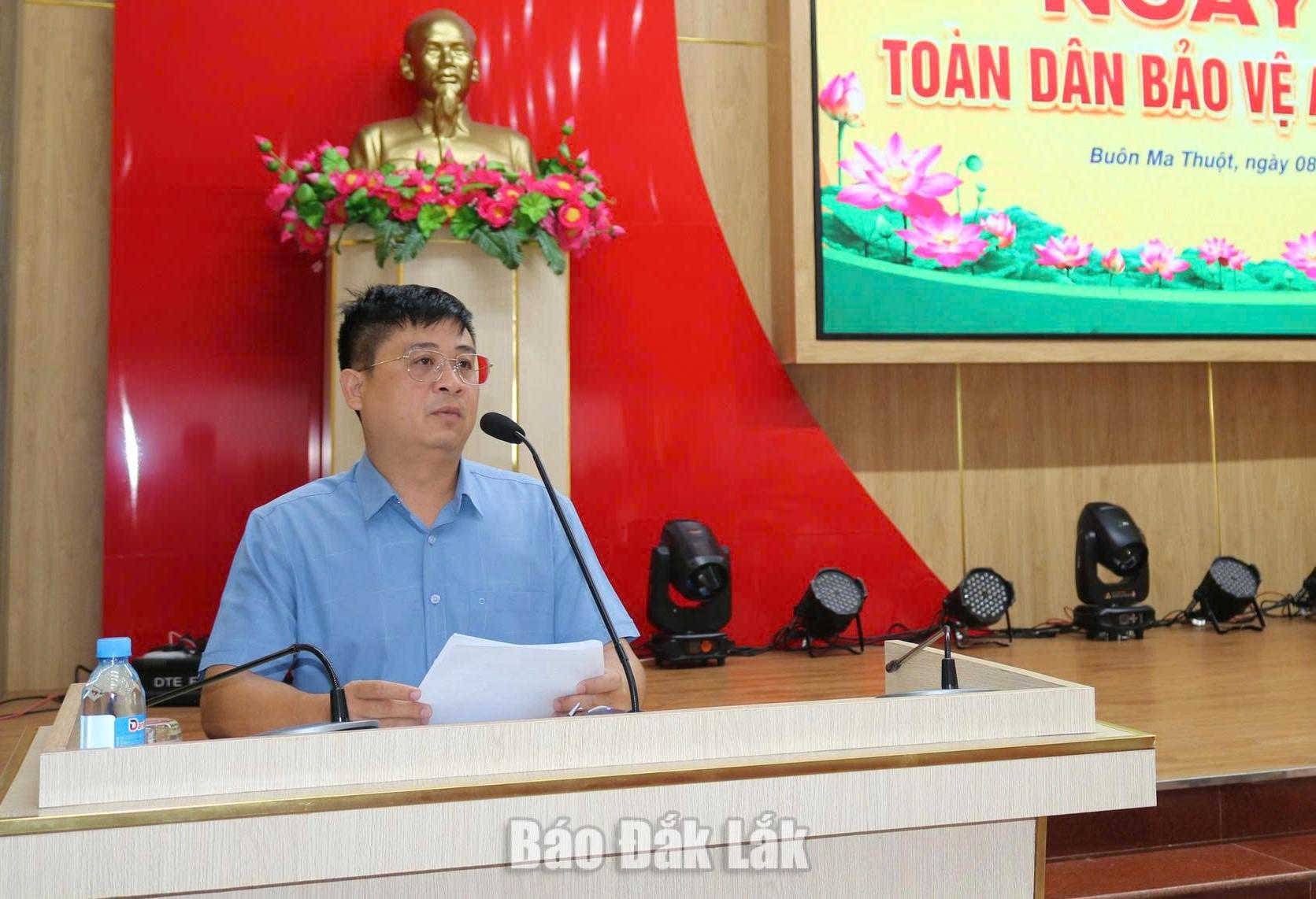 Đồng chí Nguyễn Hữu Chí, Phó Chủ tịch UBND phường Buôn Ma Thuột phát biểu tại chương trình.
