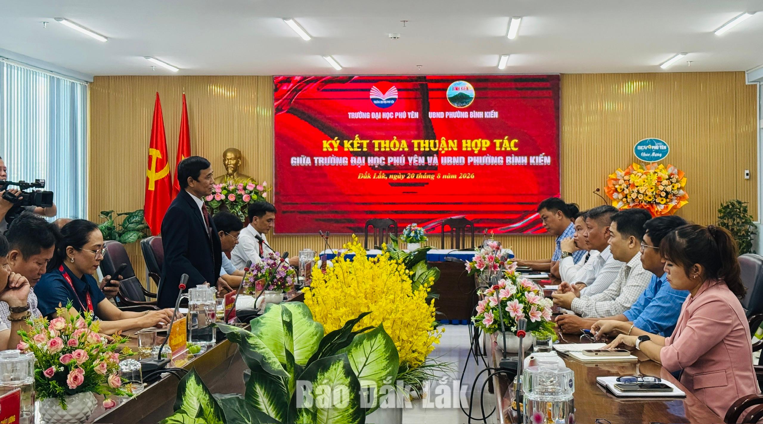 Quang cảnh lễ ký kết.