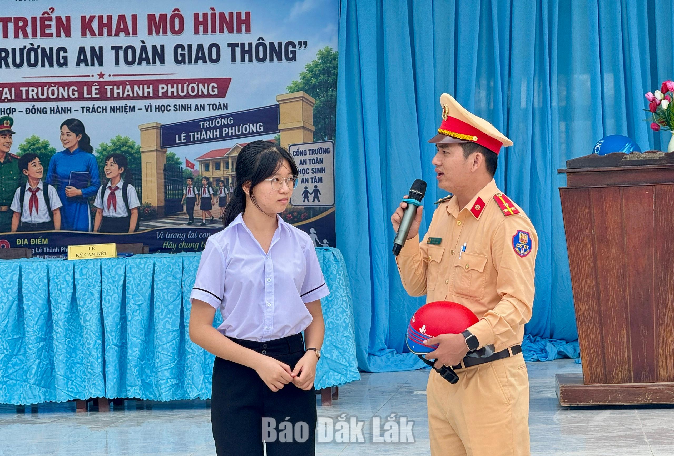 Cán bộ Trạm CSGT Tuy An
