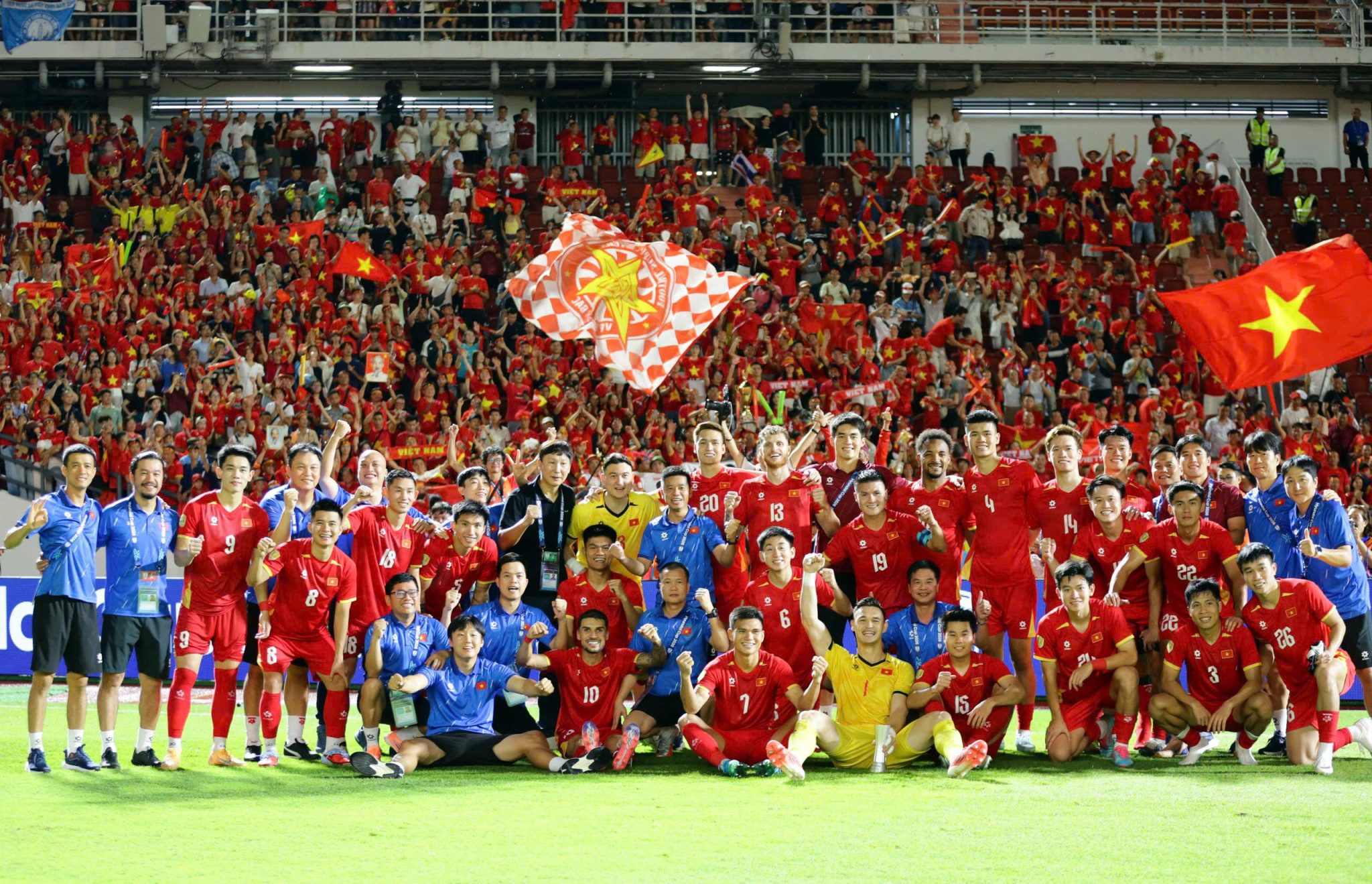 Chung kết ASEAN Cup: Thắng Thái Lan trên sân khách, tuyển Việt Nam tạo lợi thế cực lớn ở trận lượt về 1 Đội tuyển Việt Nam xuất sắc đánh bại Thái Lan ngay trên sân nhà. Ảnh; VFF