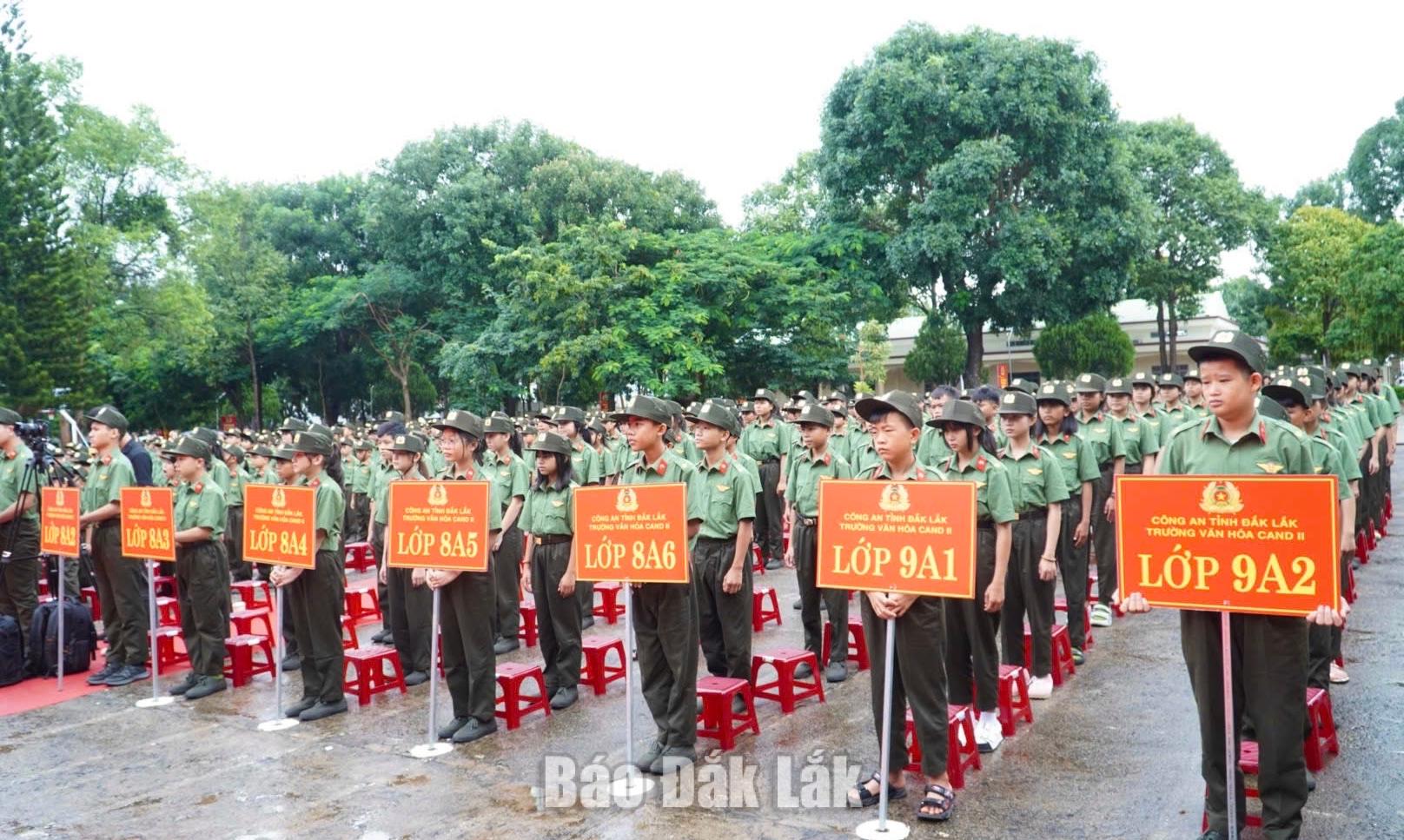 Trường Tiểu học, THCS, THPT nội trú Văn hóa Công an nhân dân II khai giảng năm học mới 2 Học sinh