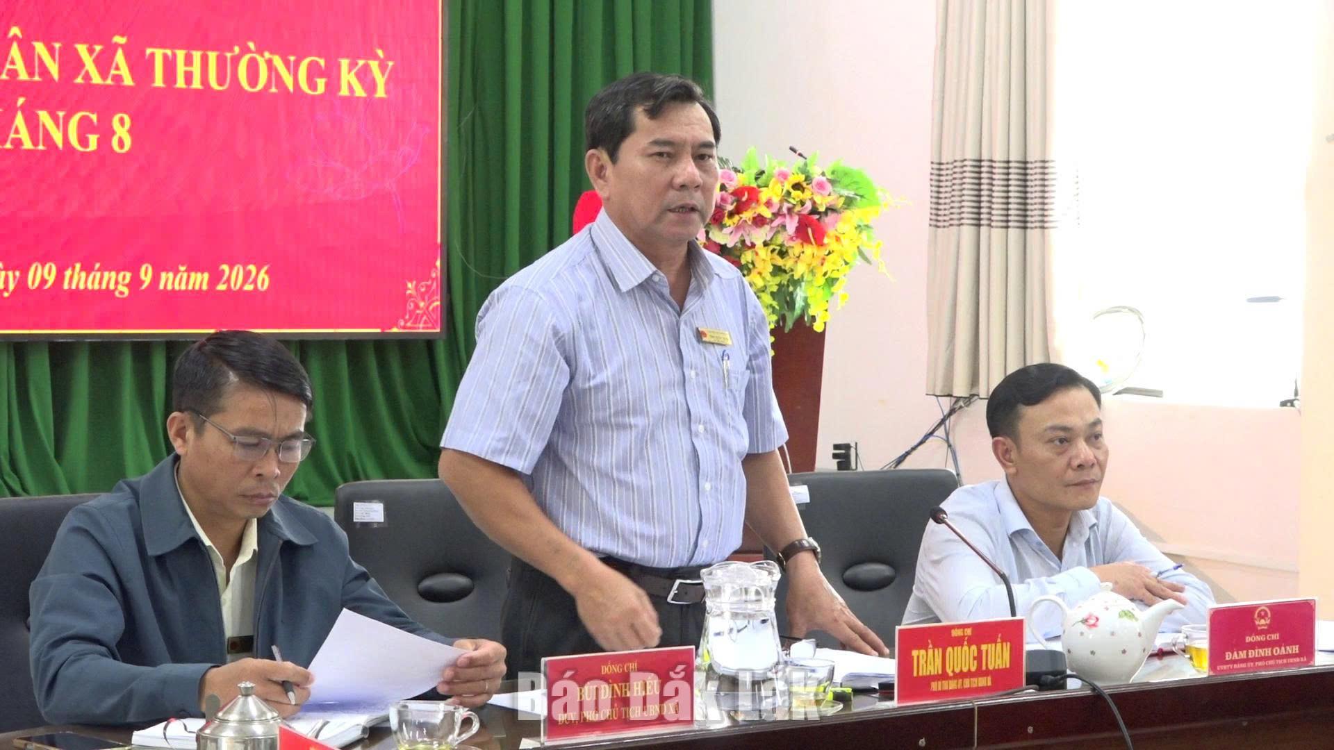 Chủ tịch UBND xã Krông Búk phát biểu tại hội nghị.