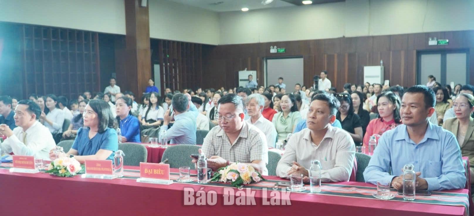 Trao giải Cuộc thi Đại sứ Văn hóa đọc tỉnh Đắk Lắk năm 2026 1 Các đại biểu tham dự lễ trao giải.