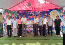Ấm áp Tết Trung thu chia sẻ yêu thương tại xã Hồng Phong