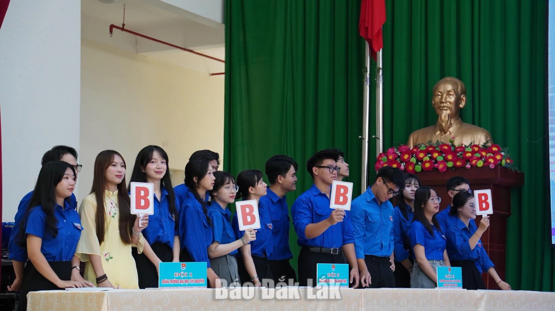 Sôi nổi Hội thi “Tuổi trẻ chung tay phòng, chống mua bán người” 2 Các đội thi tham gia phần