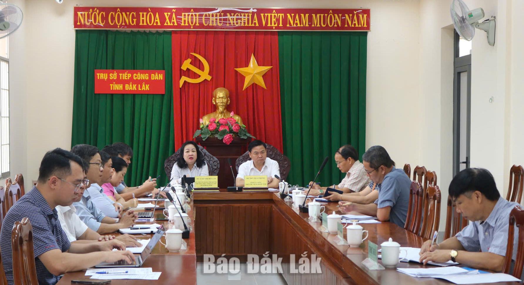 Đăng ký tiếp công dân định kỳ tháng 9 của Thường trực HĐND tỉnh 1 Đồng chí Cao Thị Hòa An, Ủy viên Trung ương Đảng, Phó Bí thư Thường trực Tỉnh ủy, Chủ tịch HĐND tỉnh và đồng chí Đỗ Thái Phong, Phó Chủ tịch HĐND tỉnh chủ trì một buổi tiếp công dân định kỳ.