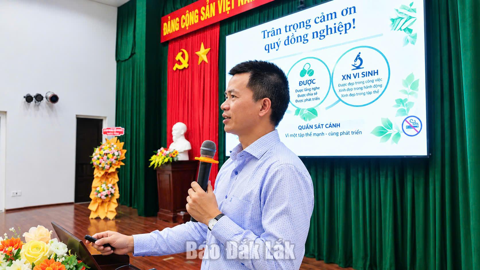 TS.BS Phùng Mạnh Thắng, Trưởng Khoa Kiểm soát nhiễm khuẩn, Bệnh viện Chợ Rẫy chia sẻ kinh nghiệm tại hội nghị.