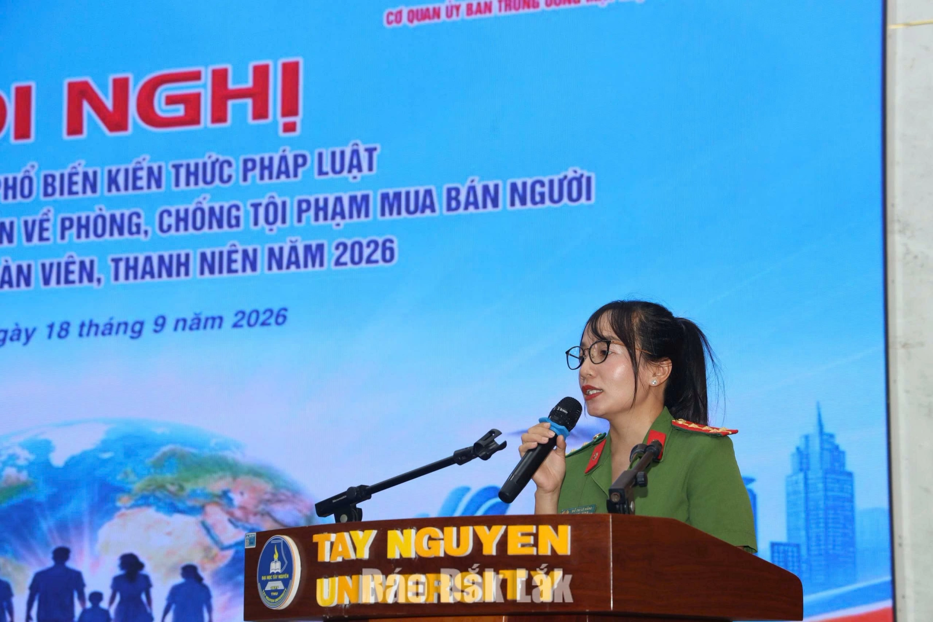 Trang bị kỹ năng phòng, chống tội phạm mua bán người cho thanh niên Đắk Lắk 3 cán bộ