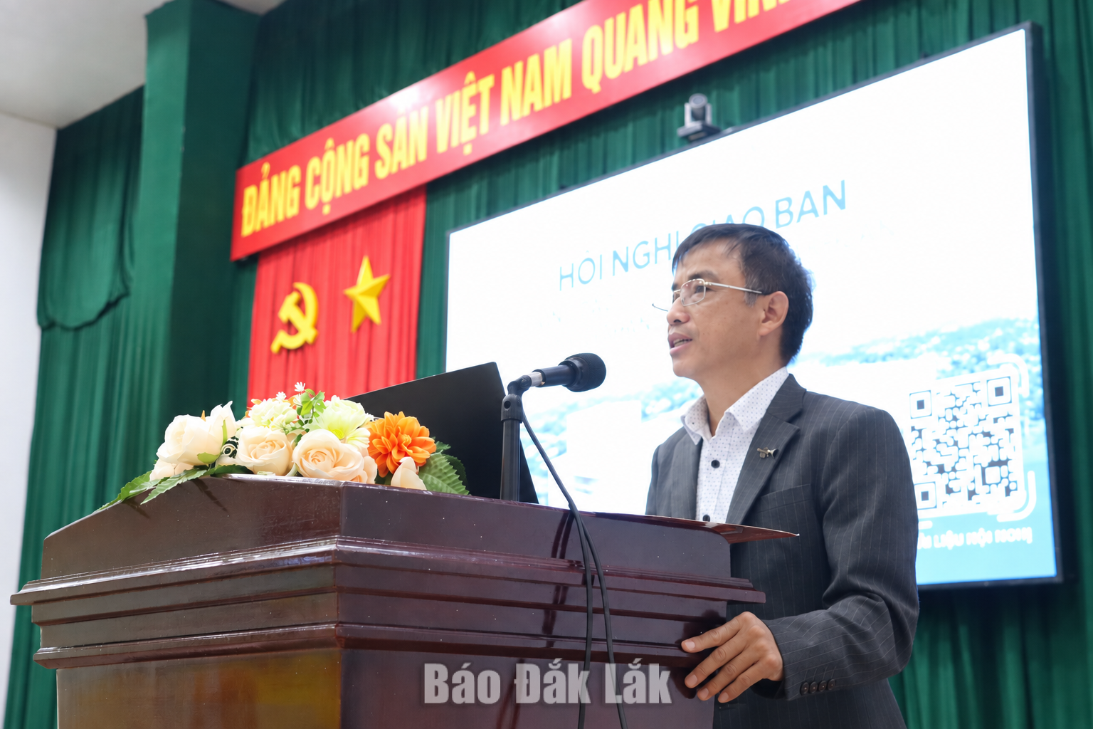 Bác sĩ CKII Trịnh Hồng Nhựt, Giám đốc Bệnh viện Đa khoa vùng Tây Nguyên phát biểu tại hội nghị.
