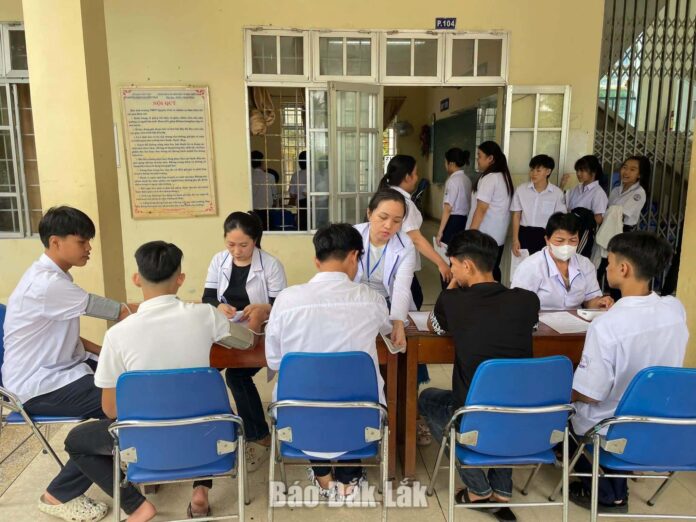 Hơn 2,25 triệu người đã được khám sức khỏe định Hơn 2,25 triệu người đã được khám sức khỏe định kỳ, khám sàng lọc