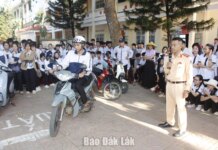 Lan tỏa văn hóa chấp hành pháp luật từ học đường Lan tỏa văn hóa chấp hành pháp luật từ học đường
