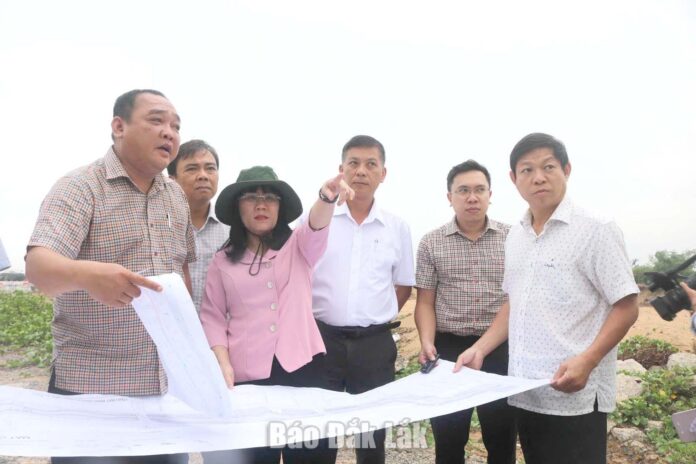 Phó Chủ tịch Thường trực UBND tỉnh Hồ Thị Nguyên Thảo kiểm tra tiến độ 3 dự án