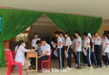 Phường Tuy Hòa kiểm tra sức khỏe cho hơn 25.000 học sinh Phường Tuy Hòa kiểm tra sức khỏe cho hơn 25.000 học sinh