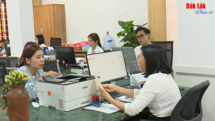 (Video) Ea Knốp: Nỗ lực làm sạch, làm giàu cơ (Video) Ea Knốp: Nỗ lực làm sạch, làm giàu cơ sở dữ liệu đất đai