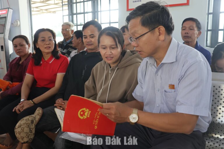 Xã Ea Phê: Xây dựng chính quyền hiện đại, phục vụ