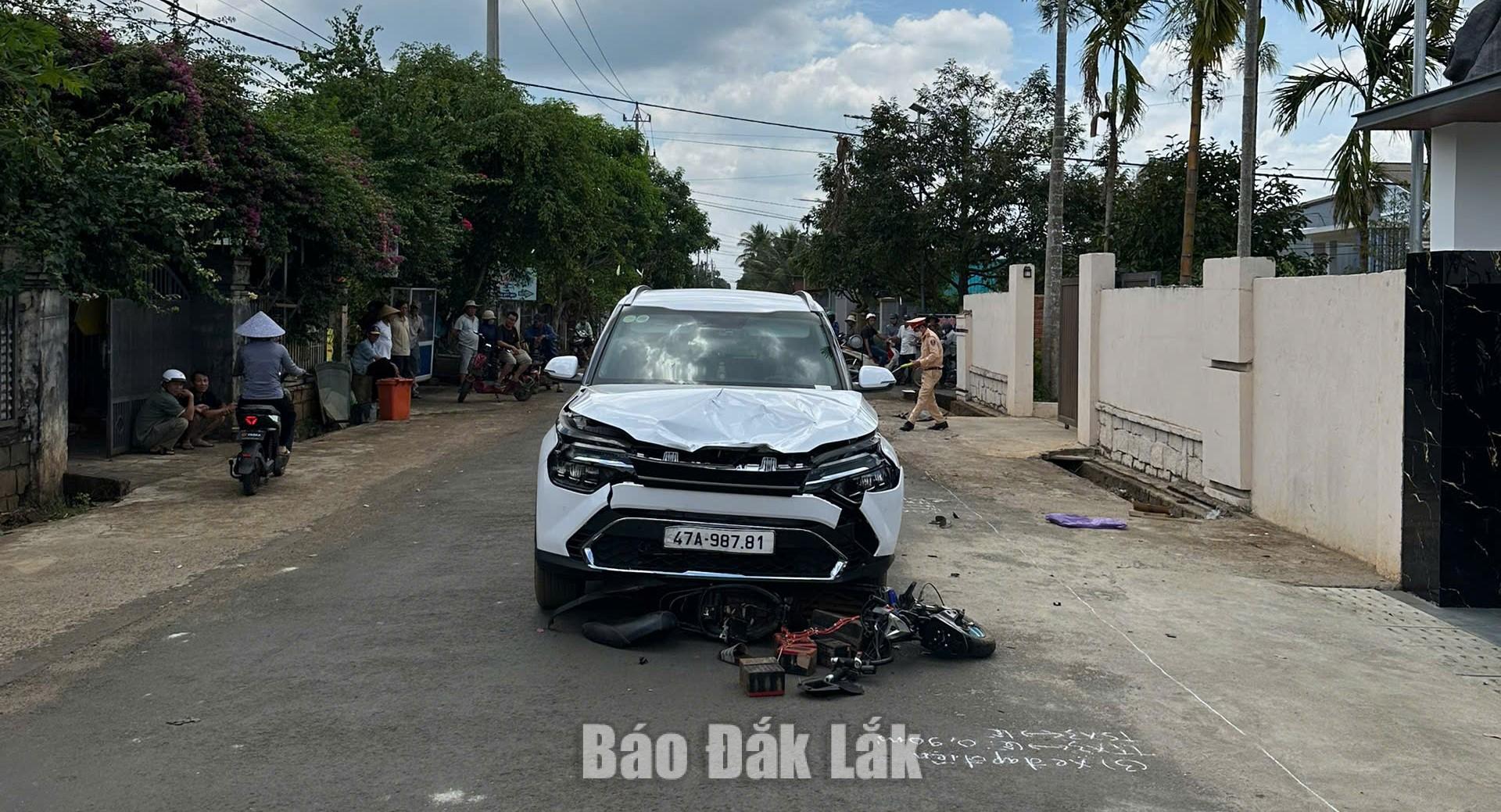 Hiện trường vụ tai nạn giao thông xảy ra trên địa bàn xã Ea Ktur, khiến một học sinh lớp 7 tử vong. 