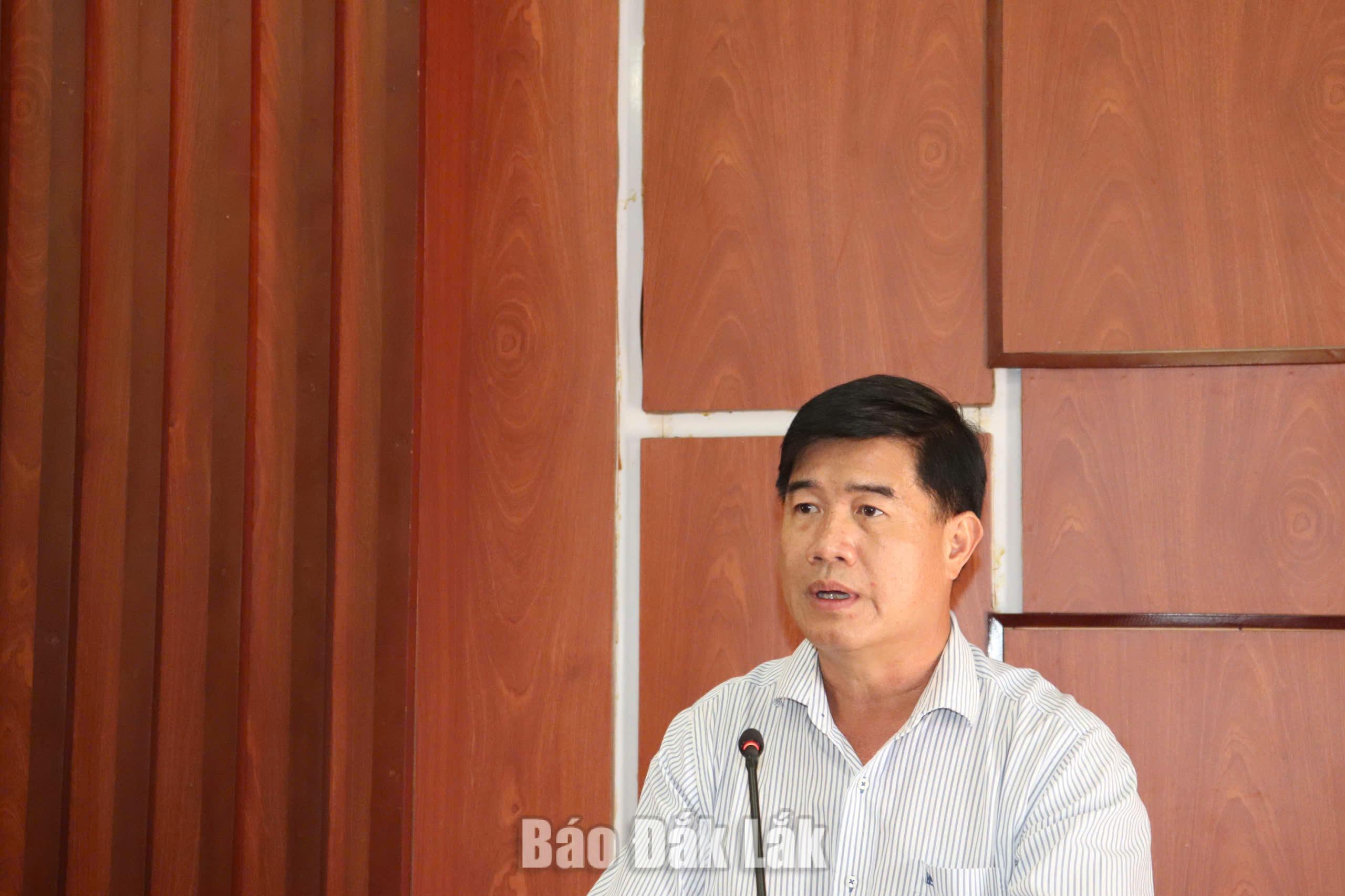 Bí thư Tỉnh ủy Lương Nguyễn Minh Triết: Chuyển mạnh từ ứng phó bị động sang chủ động phòng ngừa trong phòng, chống thiên tai 4 Phó Chủ tịch UBND tỉnh Nguyễn Thiên Văn phát biểu tại hội nghị.