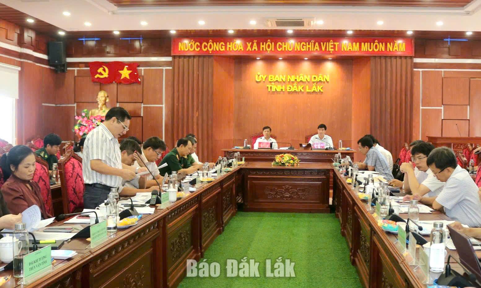 Bí thư Tỉnh ủy Lương Nguyễn Minh Triết: Chuyển mạnh từ ứng phó bị động sang chủ động phòng ngừa trong phòng, chống thiên tai 3 Các đại biểu tham dự hội nghị.