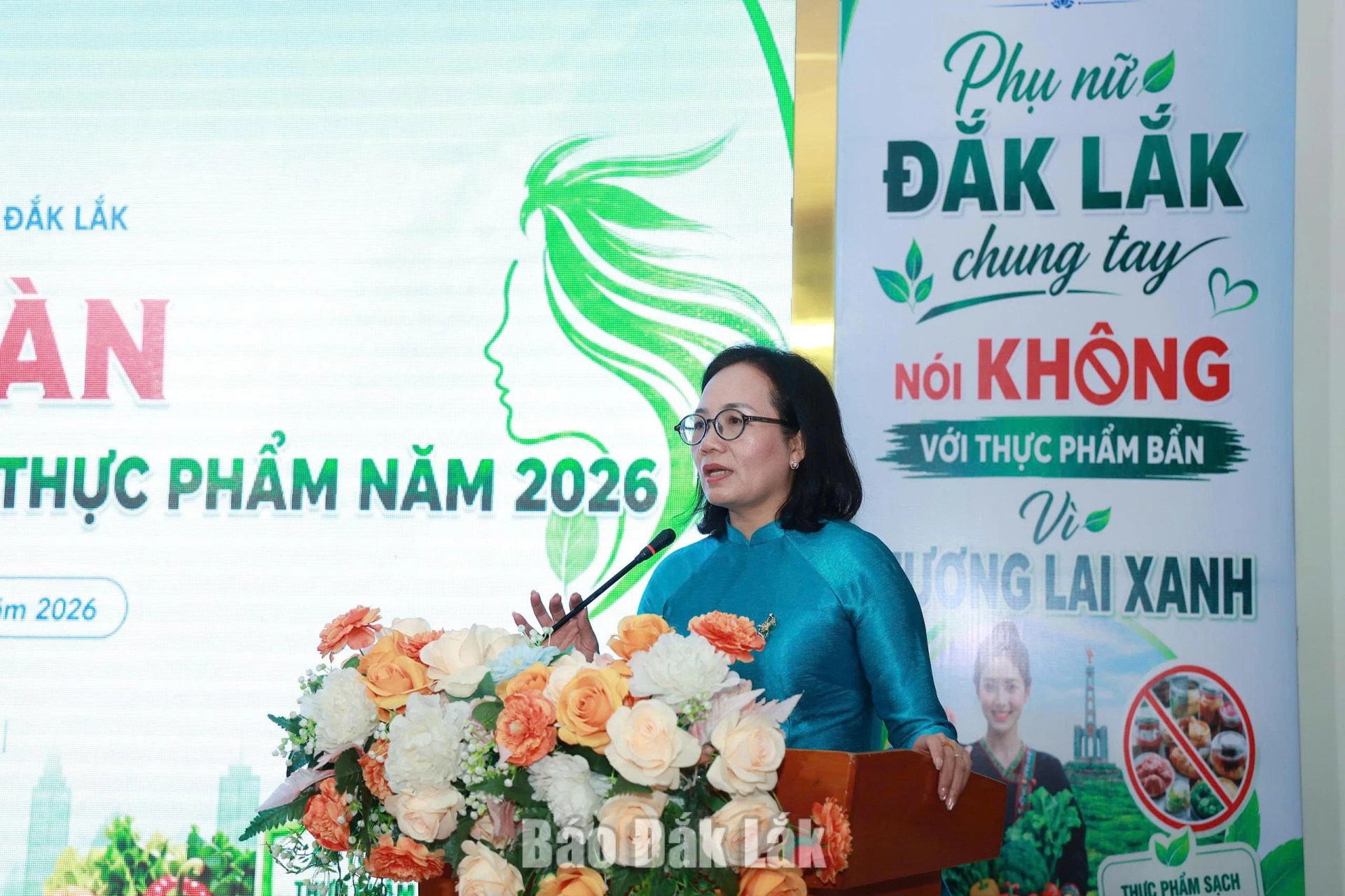 Chủ tịch Hội LHPN tỉnh Nguyễn Thị Hồng Thái phát biểu tại diễn đàn.