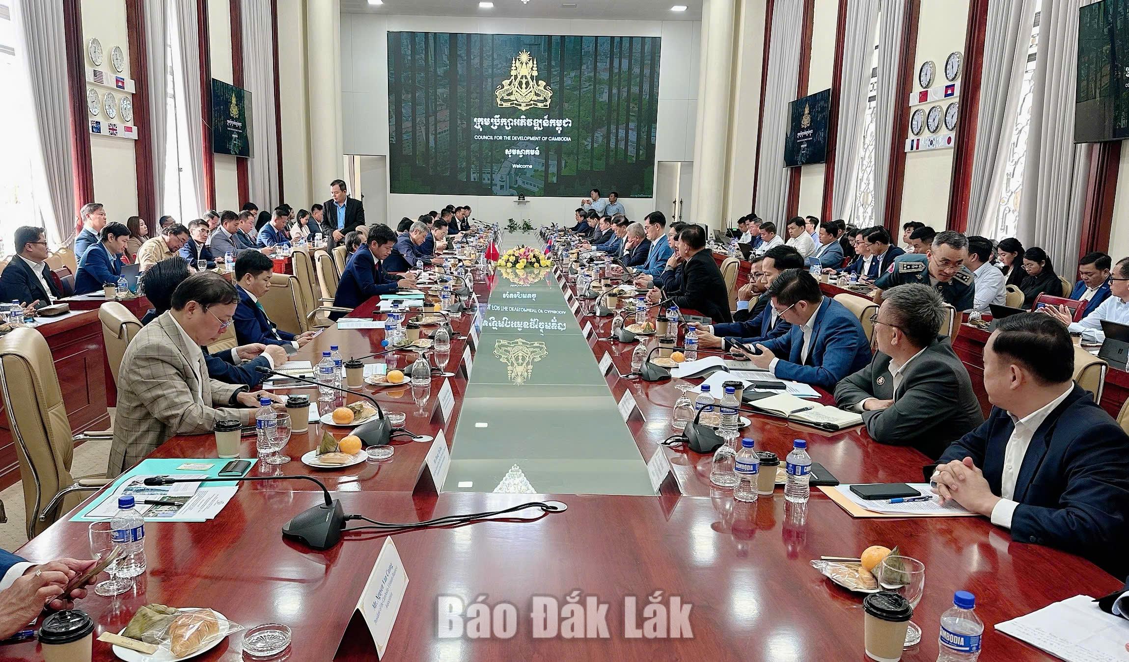 Đối thoại giữa các bộ ngành Campuchia với doanh nghiệp, nhà đầu tư Việt Nam 1 Quang cảnh buổi gặp mặt đối thoại