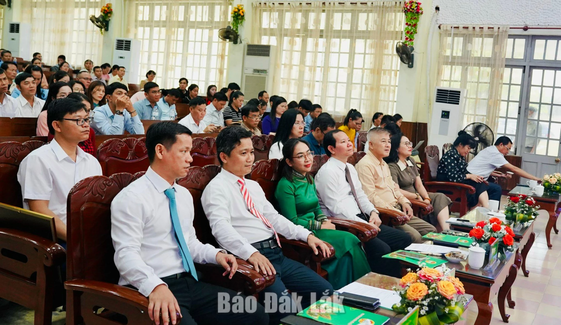 Bồi dưỡng kiến thức, kỹ năng cho nông dân sản xuất, kinh doanh giỏi 1 Các đại biểu tham gia lớp tập huấn.
