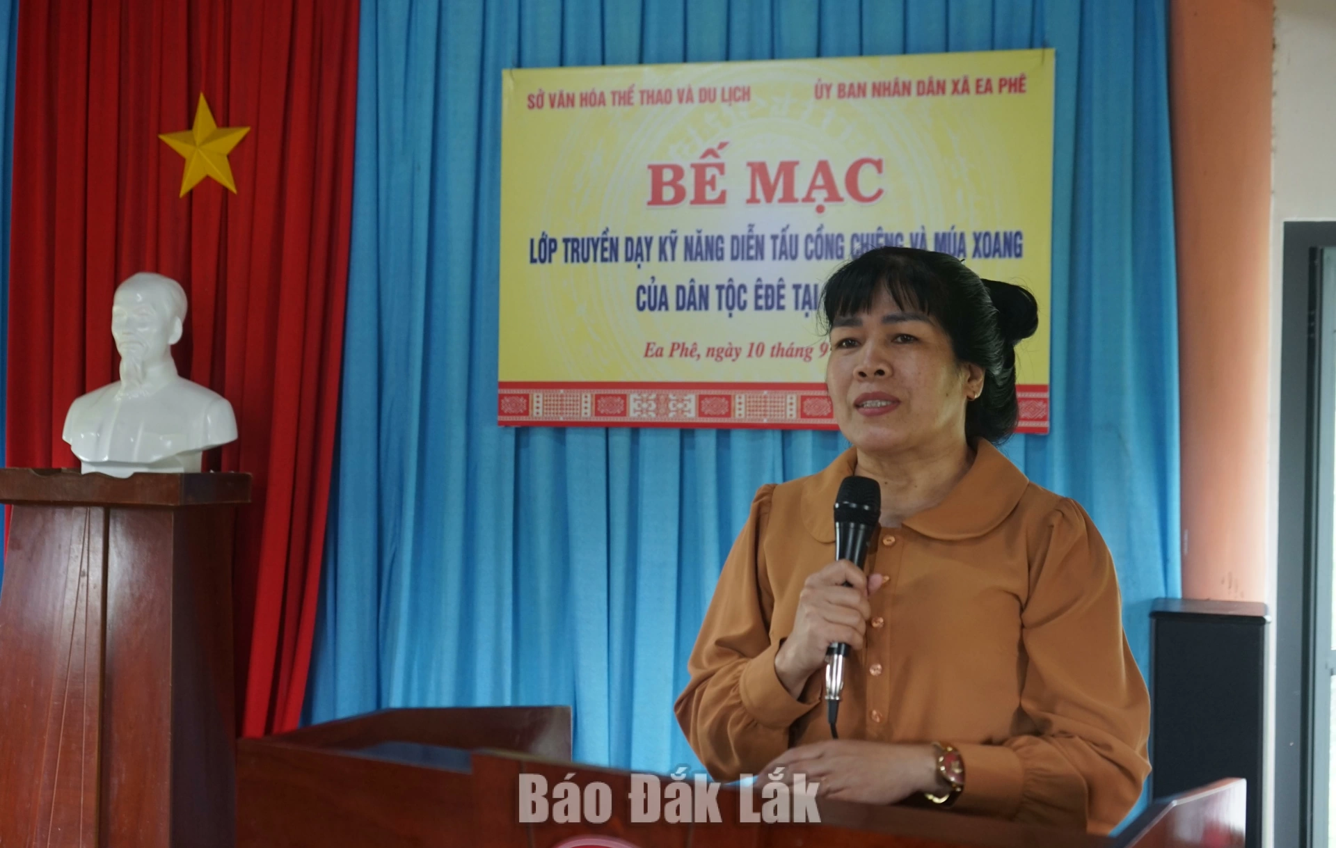 Phó Giám đốc Sở VHTT&DL Nguyễn Thụy Phương Hiếu phát biểu tại lễ bế mạc