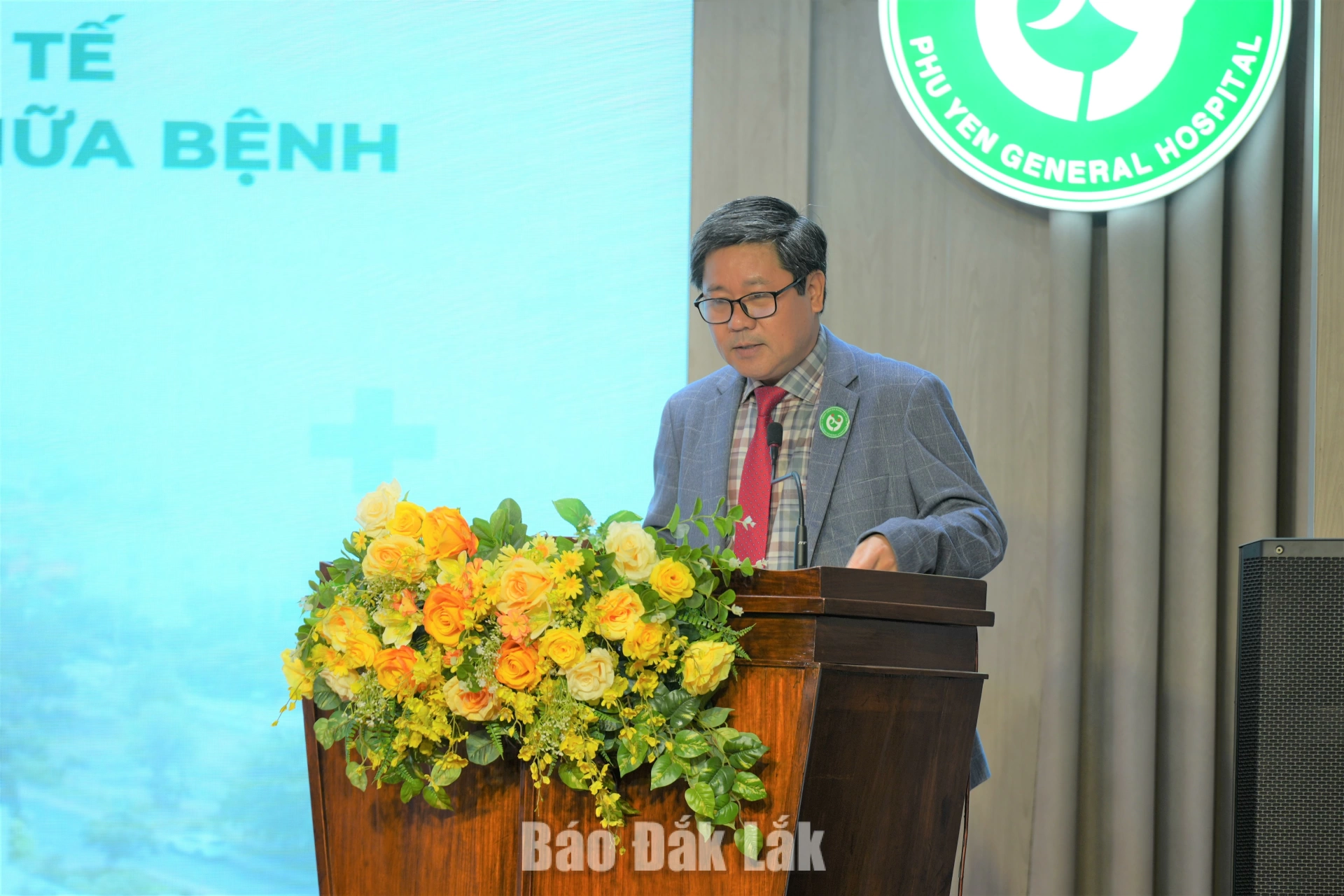 ThS.BSCKII Trần Anh Dũng, Giám đốc Bệnh viện Đa khoa Phú Yên phát biểu tại hội thảo.