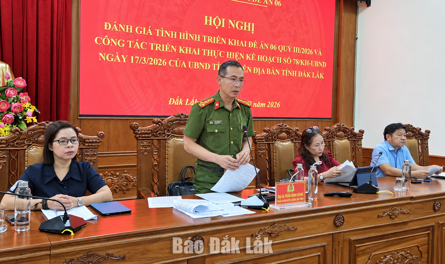 Tập trung giải quyết 587 trường hợp chưa có giấy tờ tùy thân 1 Đại tá Trần Bình Hưng, Phó Giám đốc Công an tỉnh, Tổ phó Thường trực Tổ công tác Đề án 06 tỉnh phát biểu tại hội nghị.