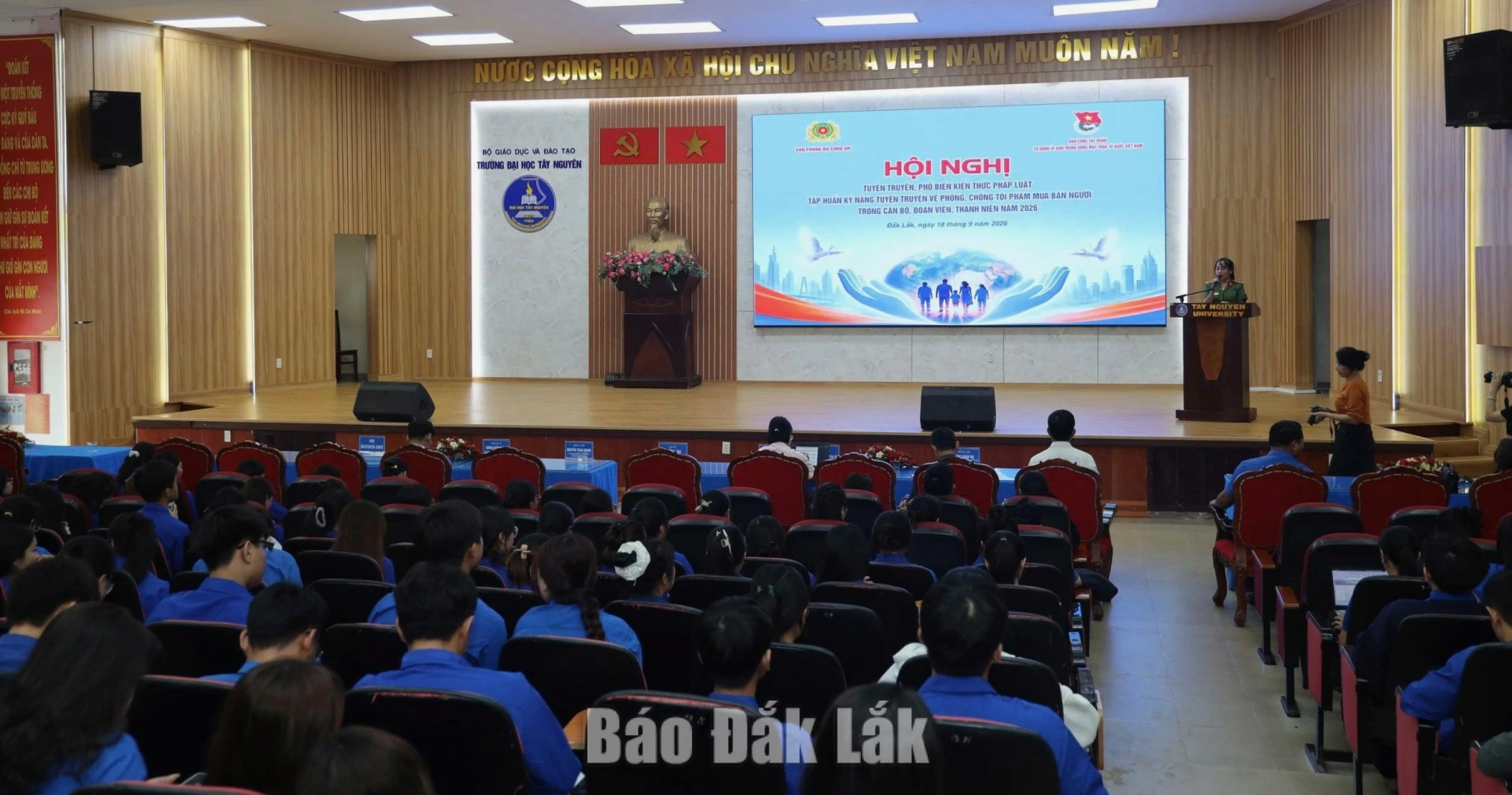 Trang bị kỹ năng phòng, chống tội phạm mua bán người cho thanh niên Đắk Lắk 1 Toàn cảnh hội nghị.