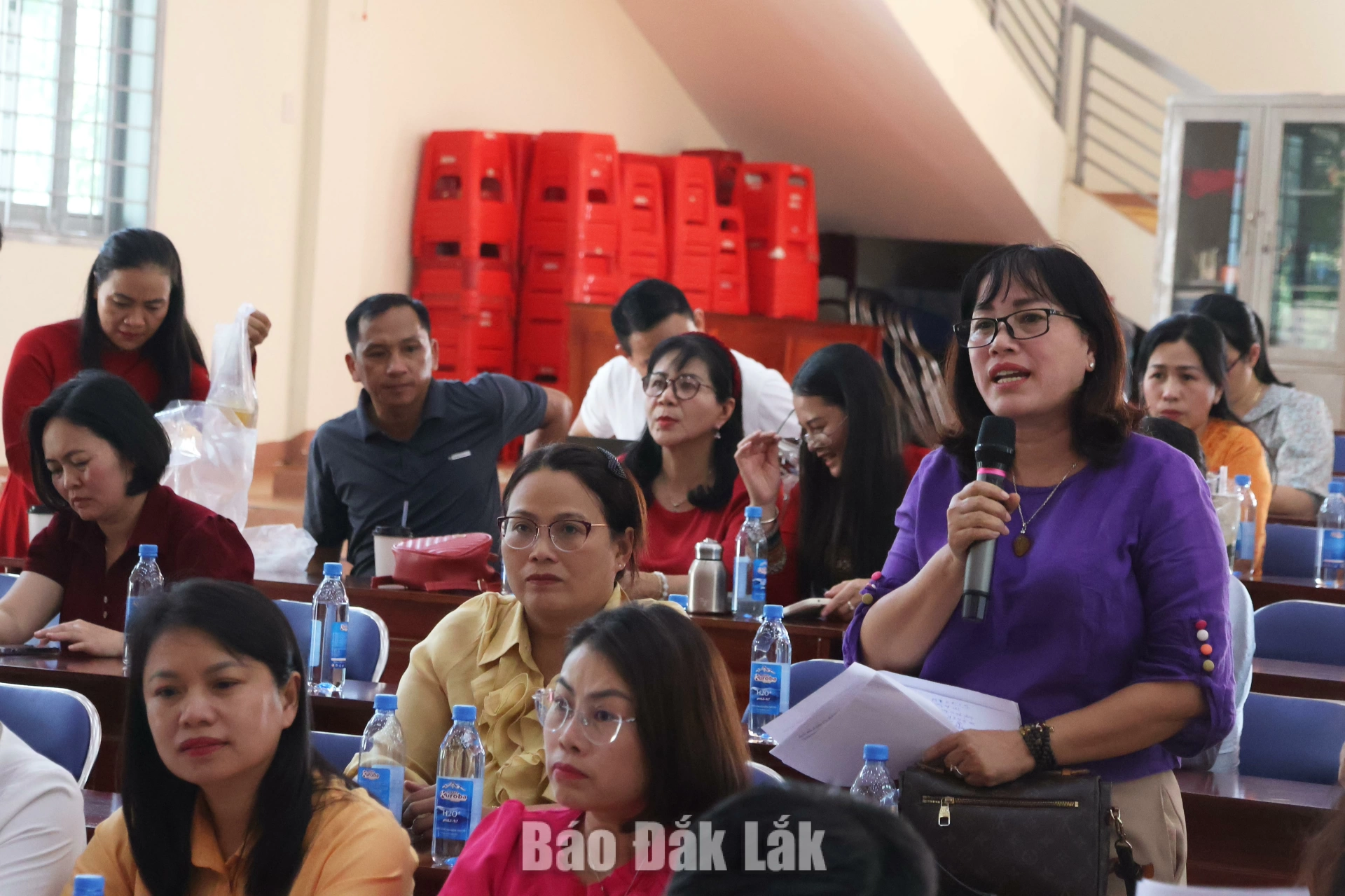 Đại diện cơ sở giáo dục trình bày kiến nghị tại buổi kiểm tra.