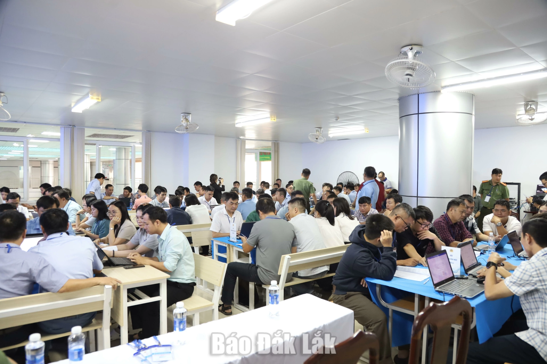 Diễn tập thực chiến bảo đảm an ninh mạng tỉnh Đắk Lắk 3 Các đội bước vào phần thi thực chiến trên không gian mạng.