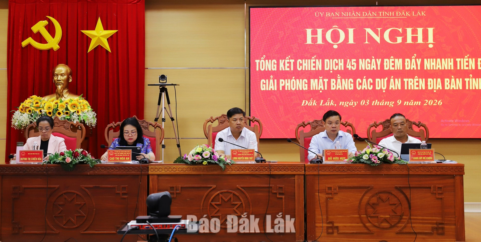 Các đồng chí Thường trực Tỉnh ủy chủ trì Hội nghị.