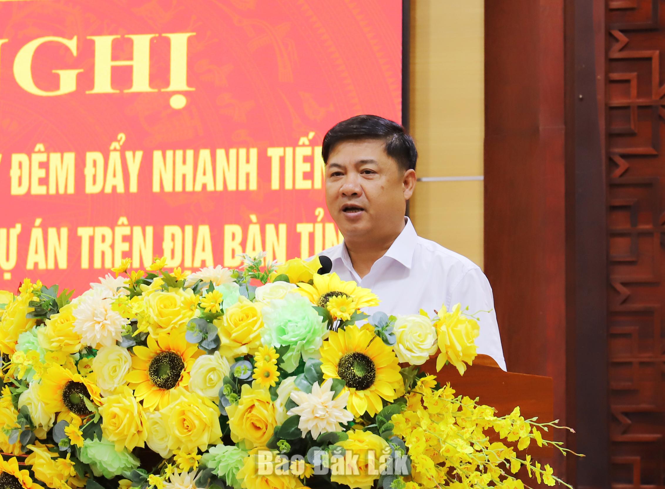 Đồng chí Lương Nguyễn Minh Triết, Ủy viên Trung ương Đảng, Bí thư Tỉnh ủy, Trưởng Đoàn đại biểu Quốc hội tỉnh biểu dương tinh thần trách nhiệm và nỗ lực của các Tổ công tác, sở, ban, ngành, địa phương, chủ đầu tư và lực lượng trực tiếp thực hiện nhiệm vụ GPMB. Chiến dịch 45 ngày đêm.