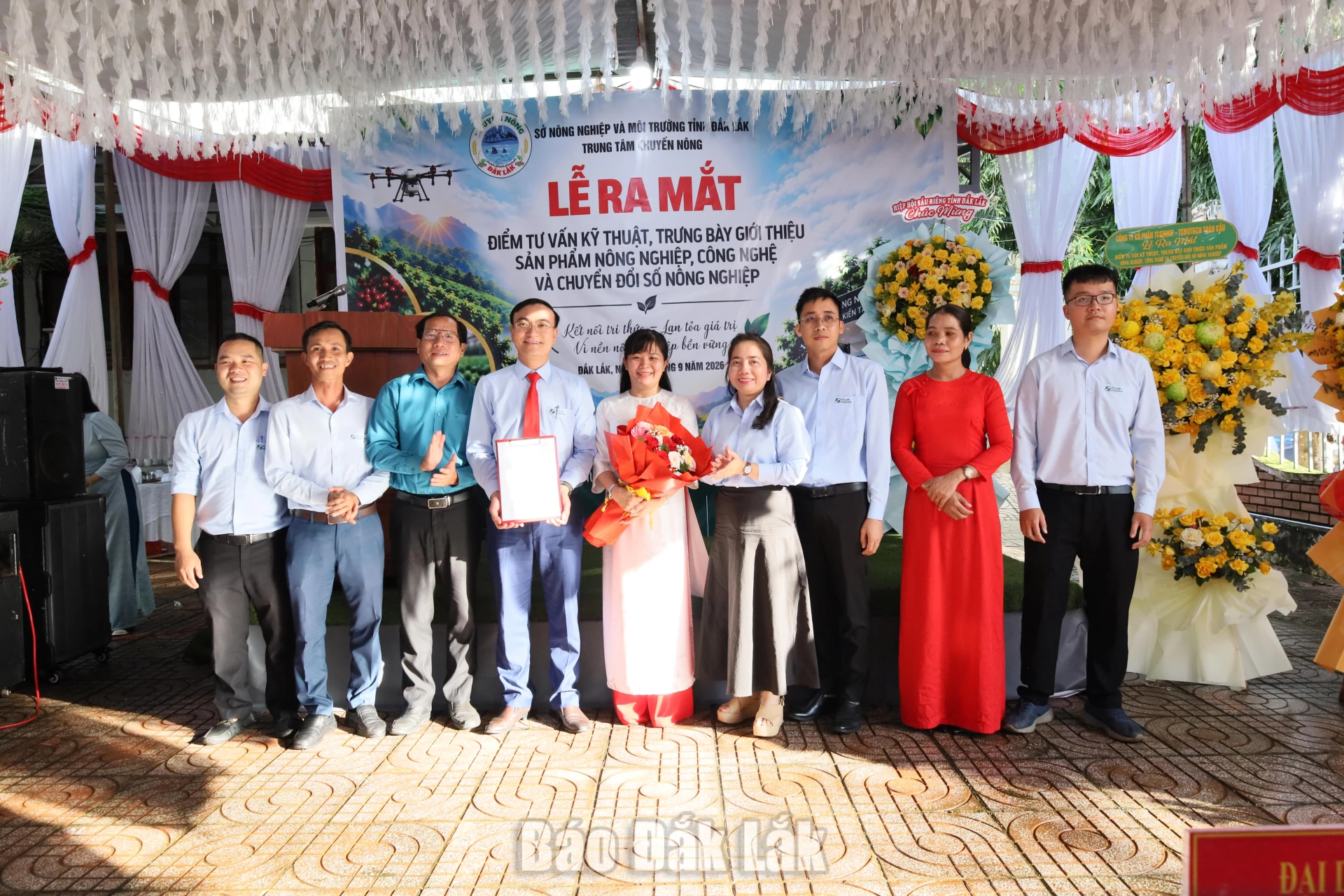 Trao quyết định cho các tổ