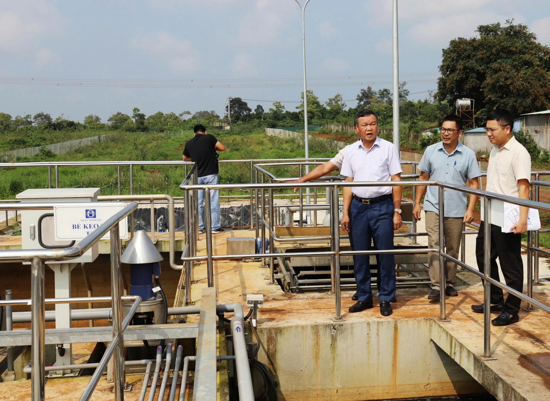 Kiểm tra công tác quản lý, vận hành Cụm công nghiệp Krông Búk 1 3 Phó Chủ tịch UBND tỉnh Đào Mỹ kiểm tra hệ thống xử lý nước thảo tập trung tại cụm công nghiệp