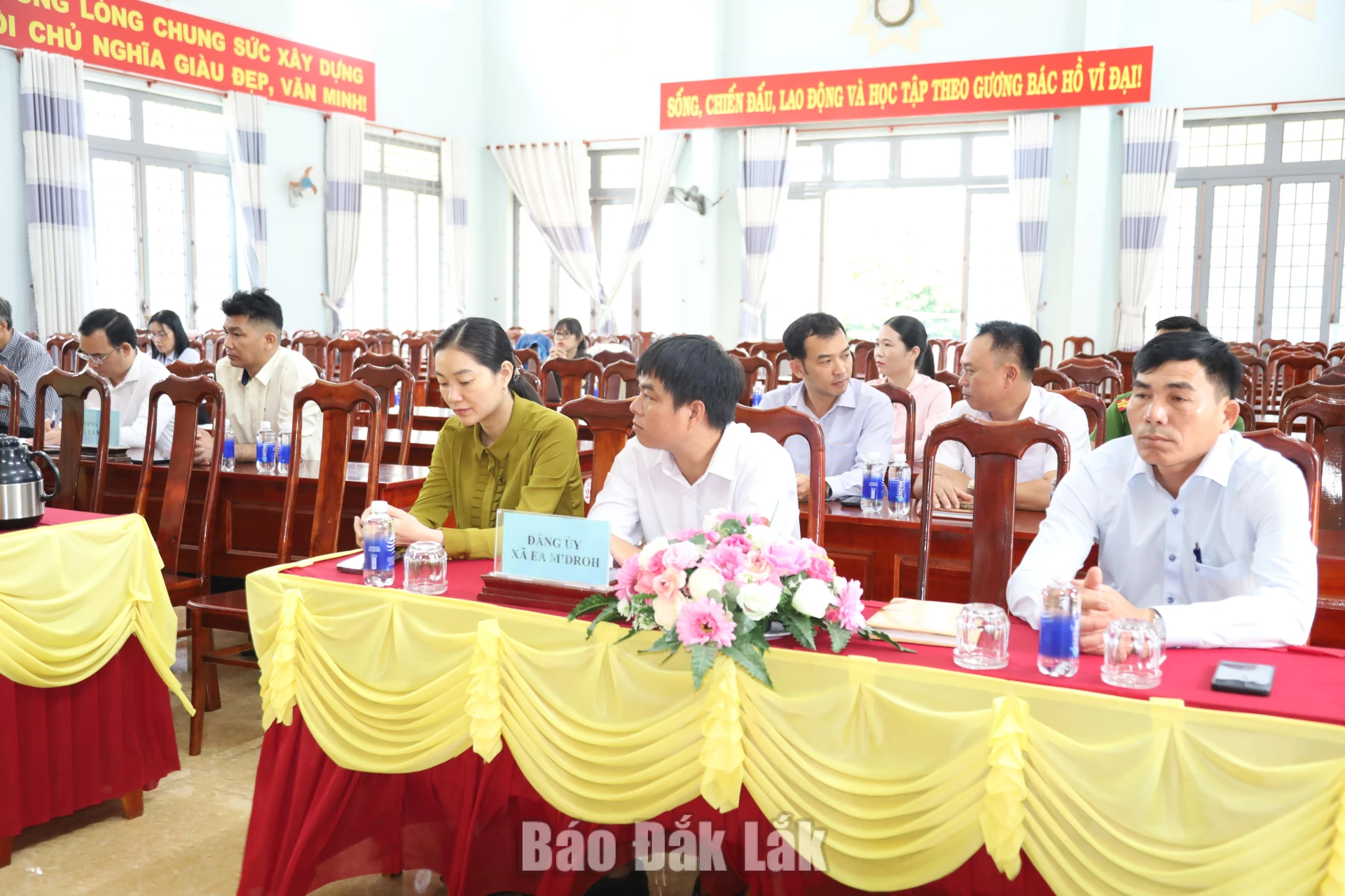 Kiểm tra, giám sát đợt 2 tại Ban Thường vụ Đảng ủy 4 xã 1 Các đại biểu tham dự buổi làm việc.