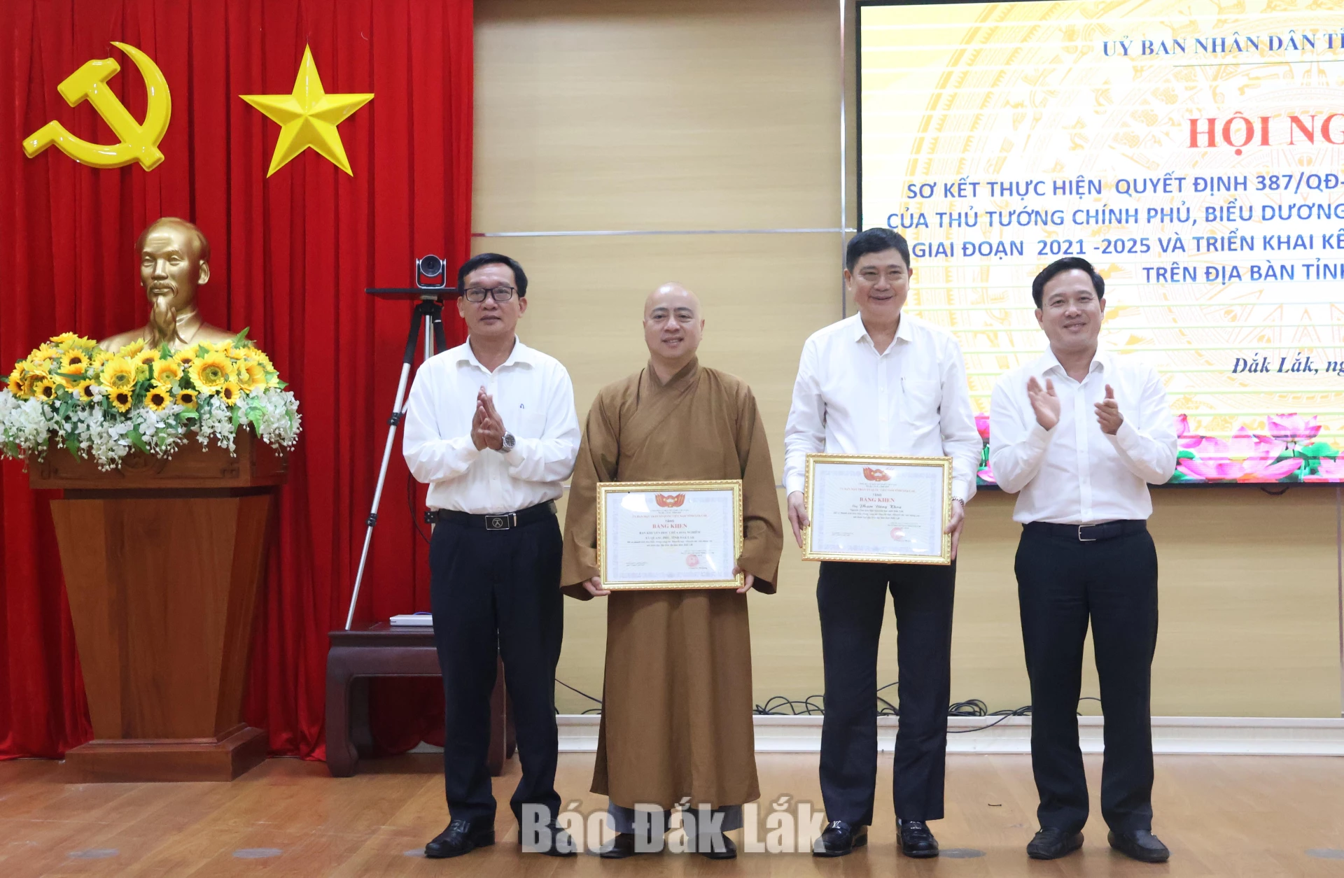 Đắk Lắk tiếp tục nâng cao chất lượng các mô hình học tập gắn liền với chuyển đổi số 3 Ủy ban MTTQ Việt Nam tỉnh tặng bằng khen cho 1 tập thể, 2 cá nhân
