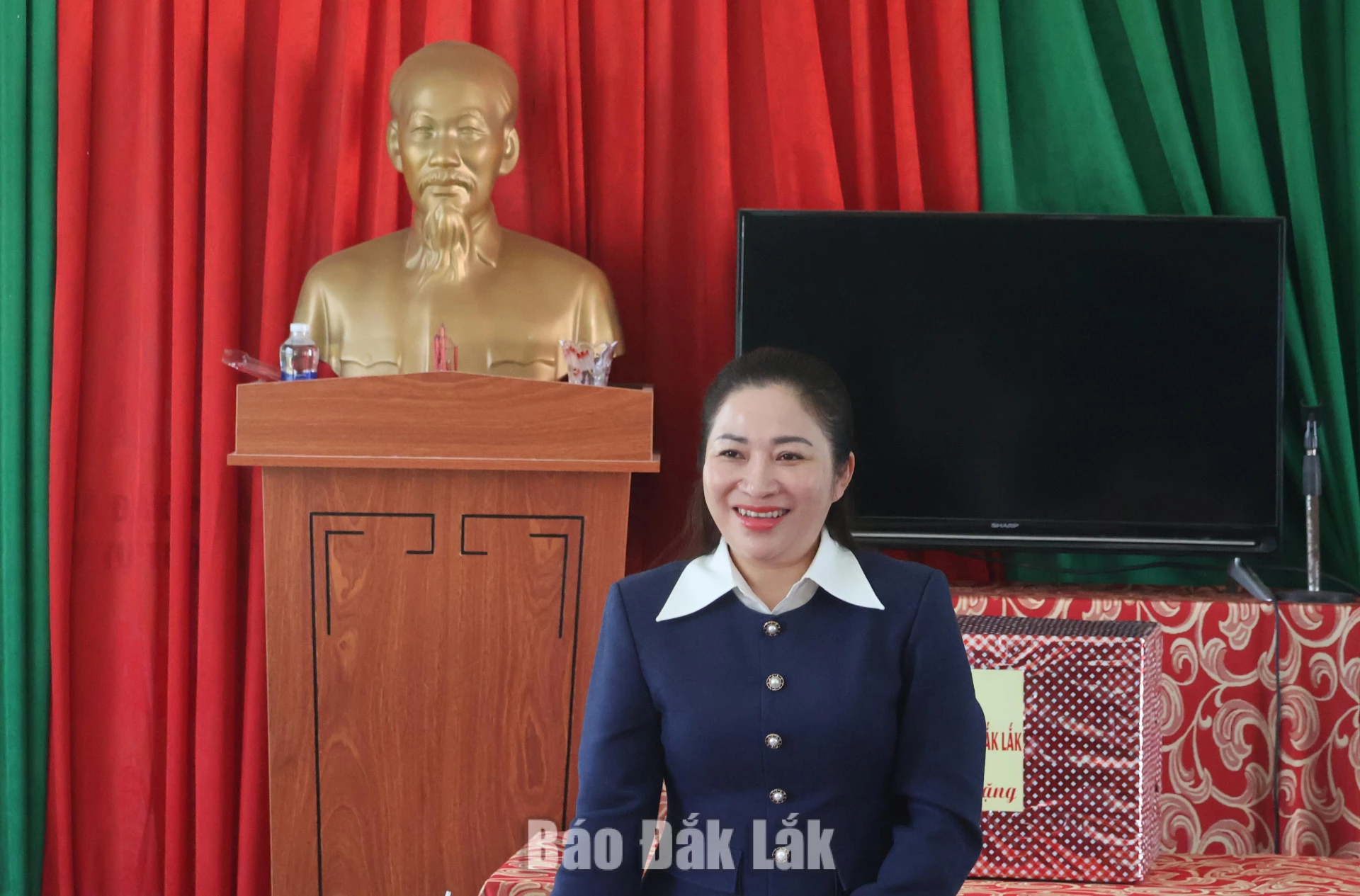 Khảo sát bữa ăn dinh dưỡng tại Trường Tiểu học và THCS Y Ngông Niê KĐăm 1 Phó Chủ tịch HĐND tỉnh Phúc Bình Niê KĐăm