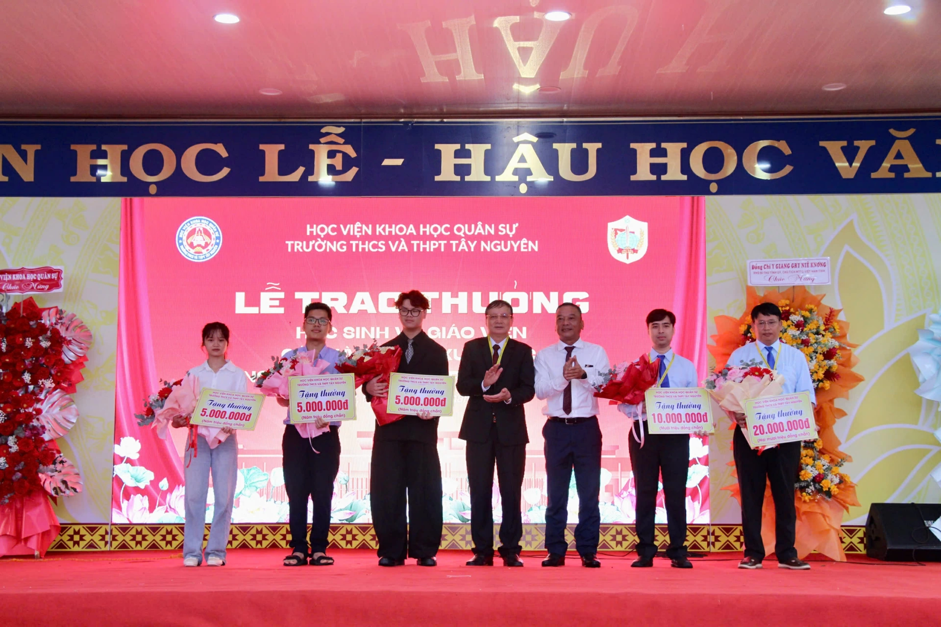 Phó Bí thư Tỉnh ủy, Chủ tịch Ủy ban MTTQVN tỉnh Đắk Lắk Y Giang Gry Niê Knơng 